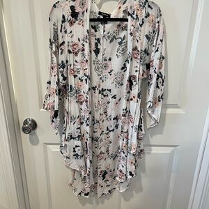 Torrid Floral Kimono - White and Pink